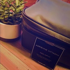 Adrienne Vittadini Travel Kit Toiletry Bag 💼